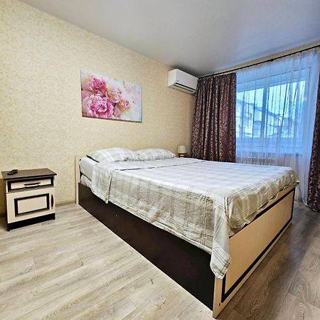 Аккуратная , Чистая Квартира На Пр Гагарина 169 Dnipro Exterior photo